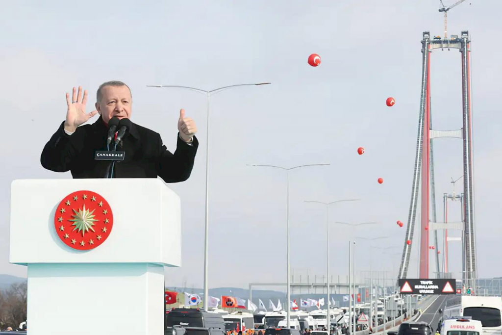 Le nouveau pont suspendu le plus long du monde se trouve en Turquie