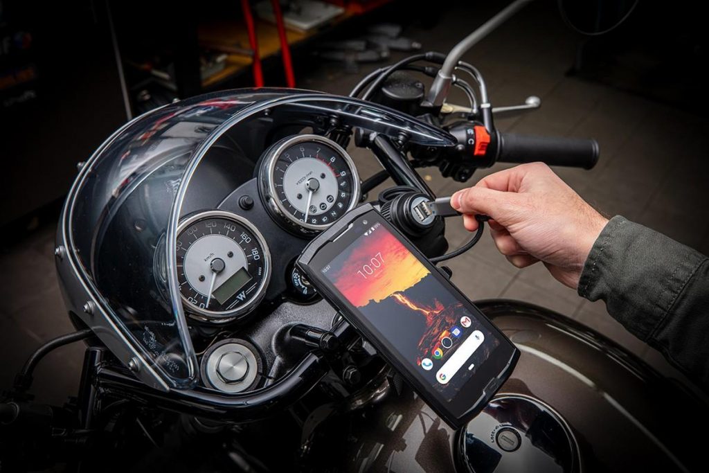 Nouveaux accessoires pour voitures et motos : X-Car Pro et X-Ride, pour toujours prendre la route
