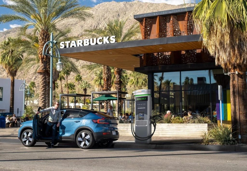 Starbucks et Volvo pour recharger les voitures électriques aux États-Unis