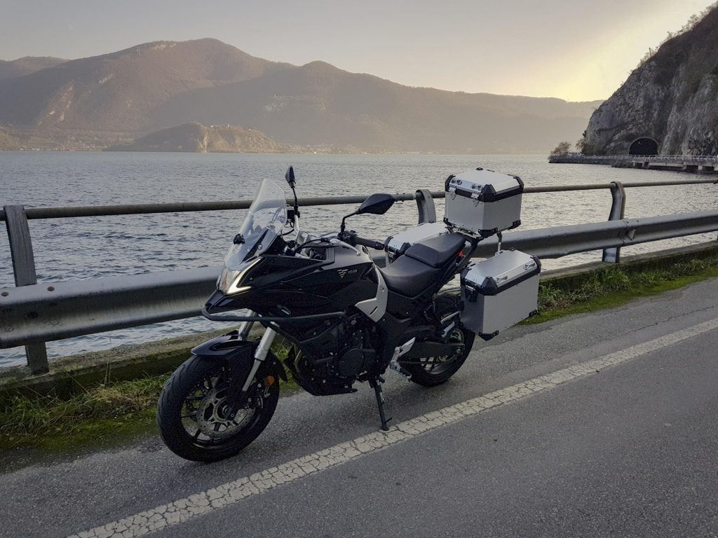 Voge Valico 300DS et 500DS : les prix des motos chinoises nées pour voyager