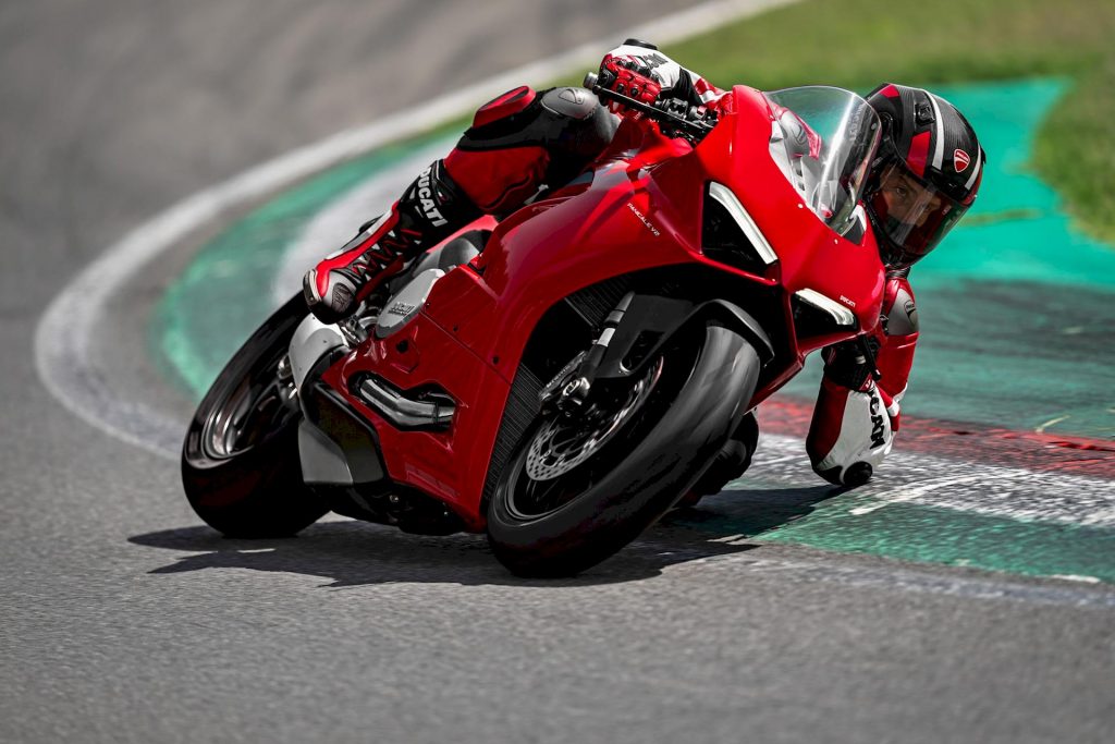 Ducati Panigale V2 : prix et caractéristiques techniques de la nouvelle sportive