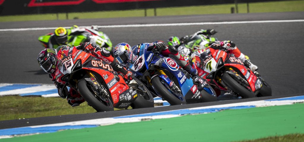 Superbike Australia : show au 1er tour des dérivés.  Le MotoGP pourra-t-il faire mieux ?