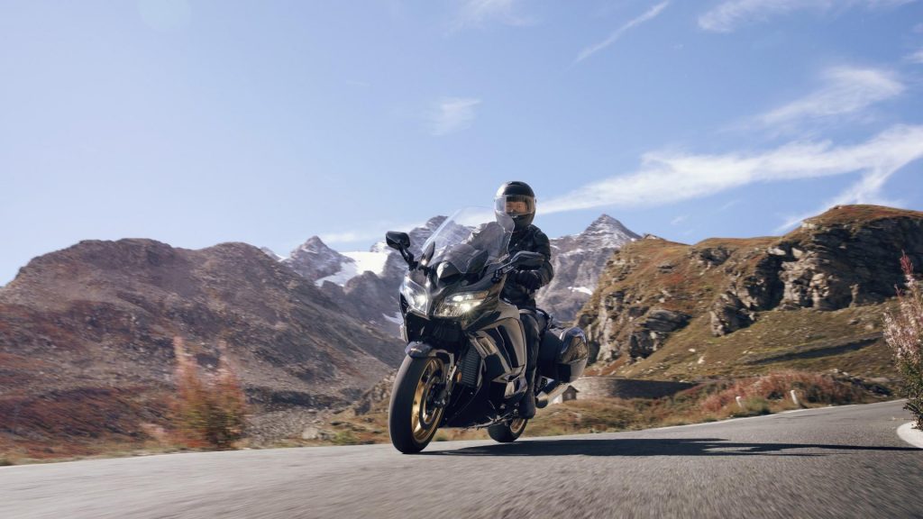Yamaha FJR 2020 : les nouvelles FJR1300AS et FJR1300AE Ultimate Edition