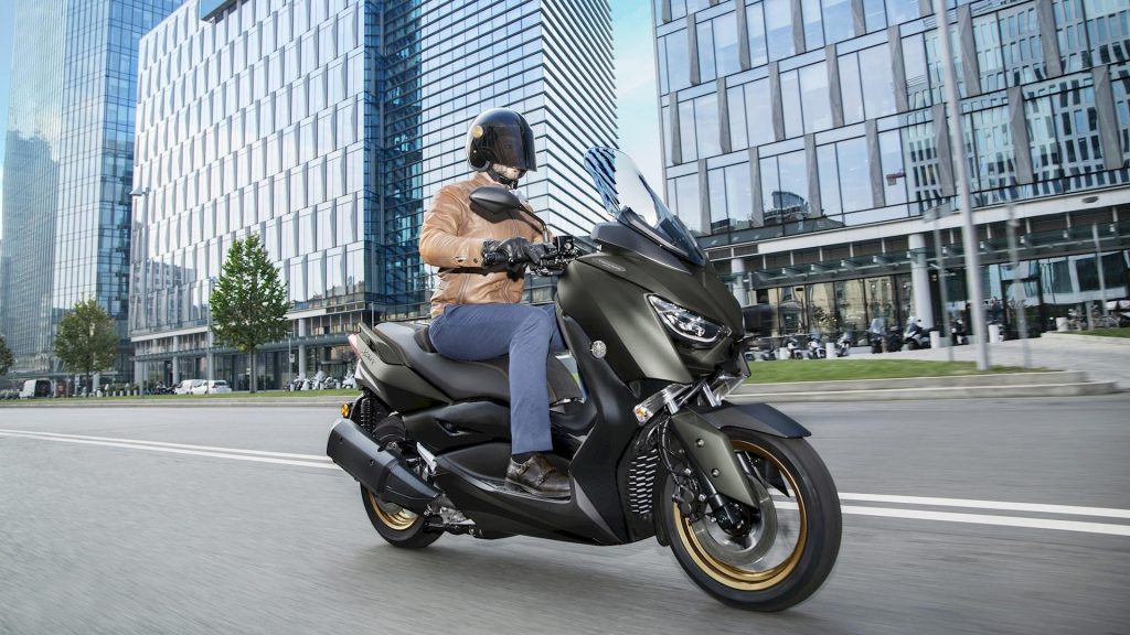Yamaha XMAX 2020 : scooter sportif en cylindrées 125, 300 et 400 cc