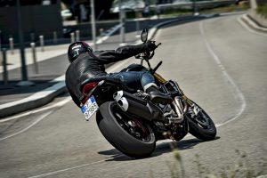 Ducati Monster 1200 S Noir sur Noir
