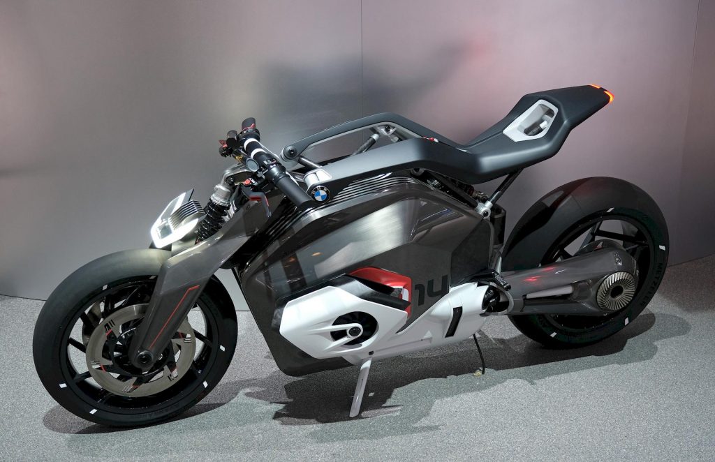 BMW Motorrad Vision DC Roadster : l'avenir électrique allemand à Francfort [LIVE]