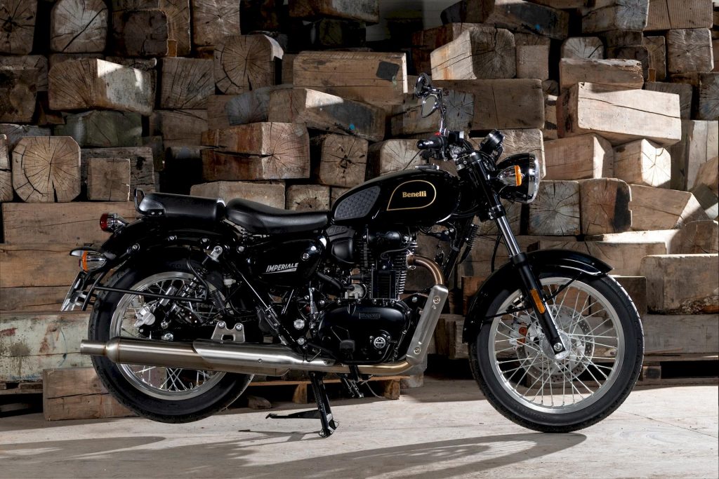 Benelli Imperiale 400: prix et données du classique au style rétro