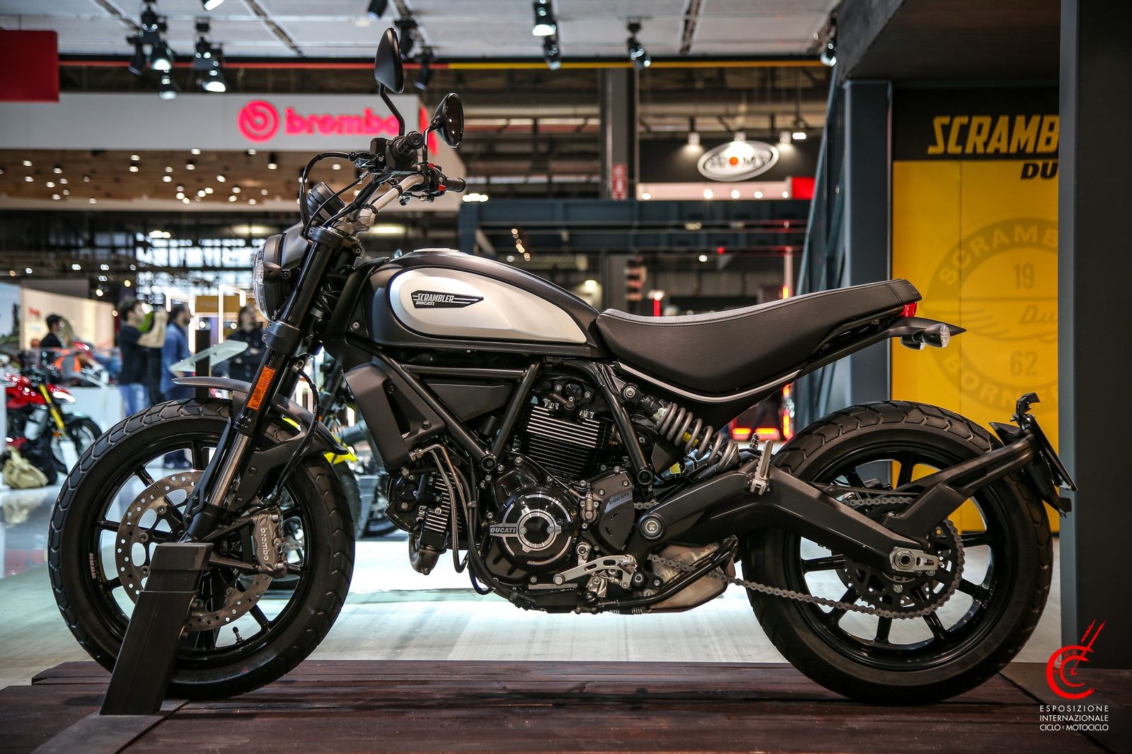 Ducati Scrambler 800 Icon Dark Eicma