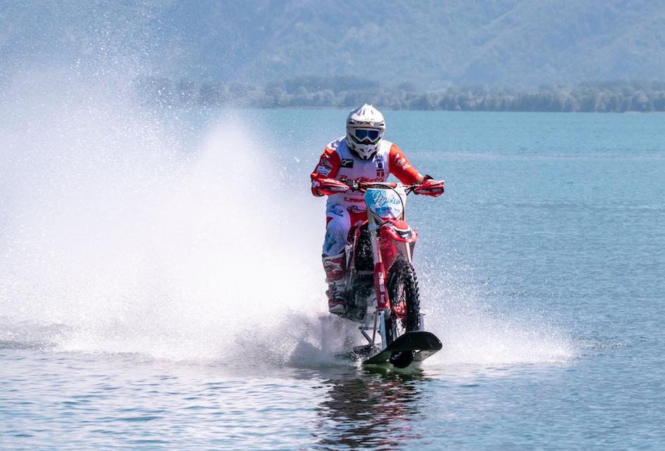 Nouveau record de vitesse sur l'eau : Luca Colombo à 104 km/h sur le lac de Côme