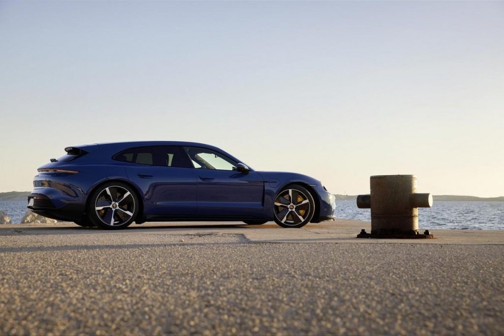 Porsche Taycan Sport Turismo à partir de 90 277 euros