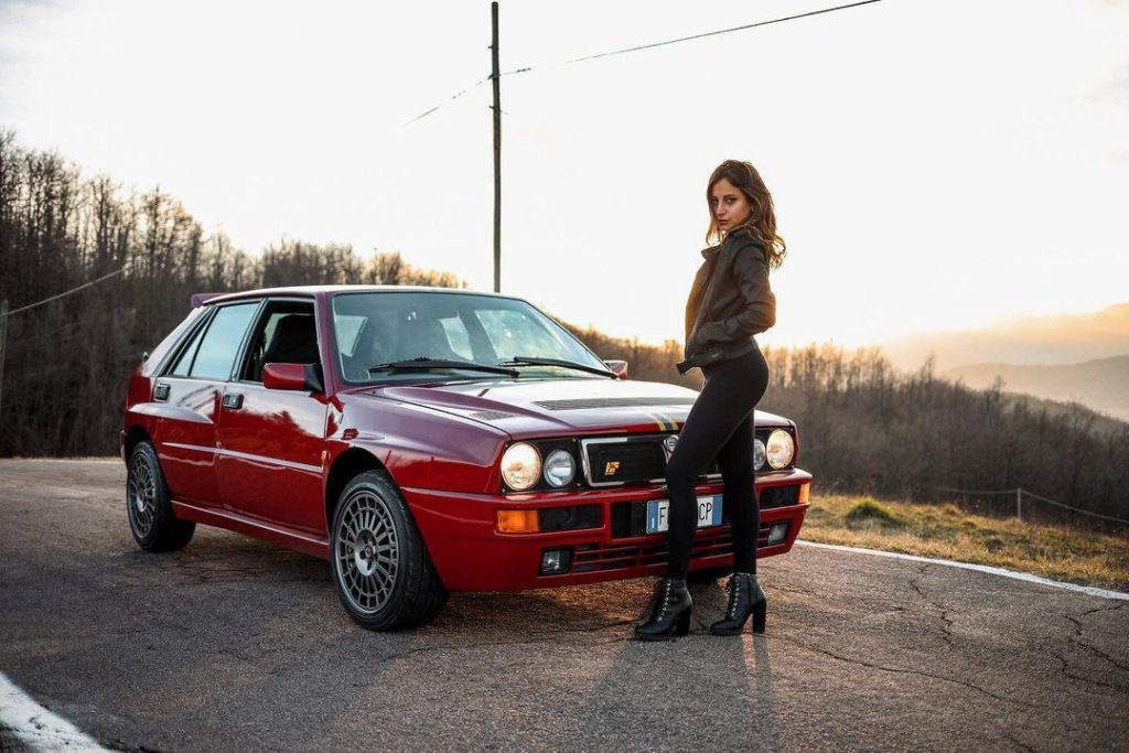 Rebecca Busi sur Instagram, la jeune pilote de 25 ans va courir le Dakar 2022