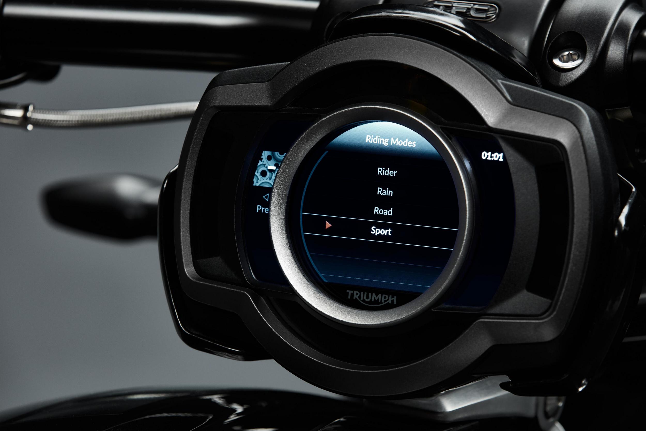 Triumph_Rocket_3_TFC-_TFT_Ride_Modes