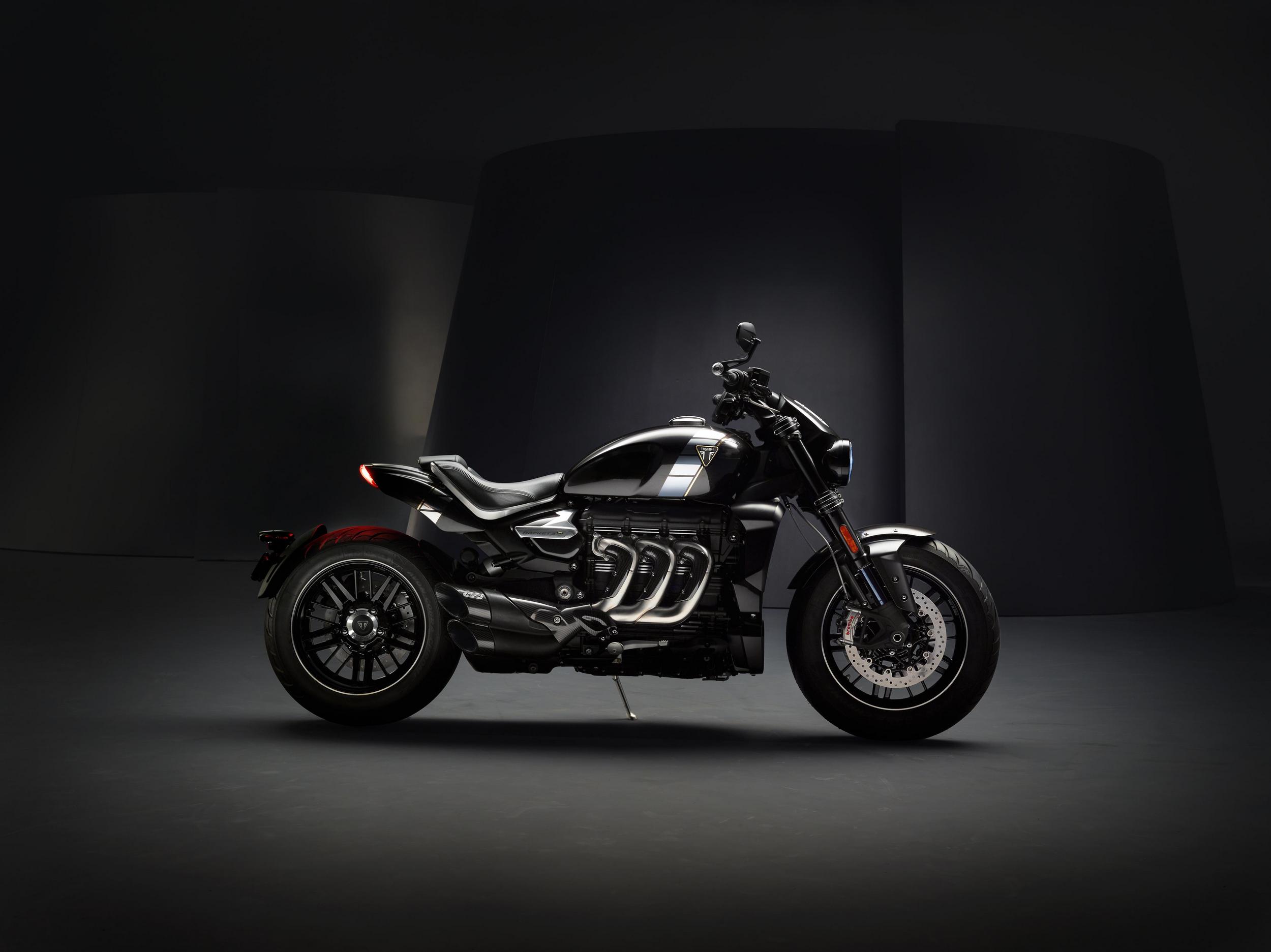 Triumph_Rocket_3_TFC-Hero_04