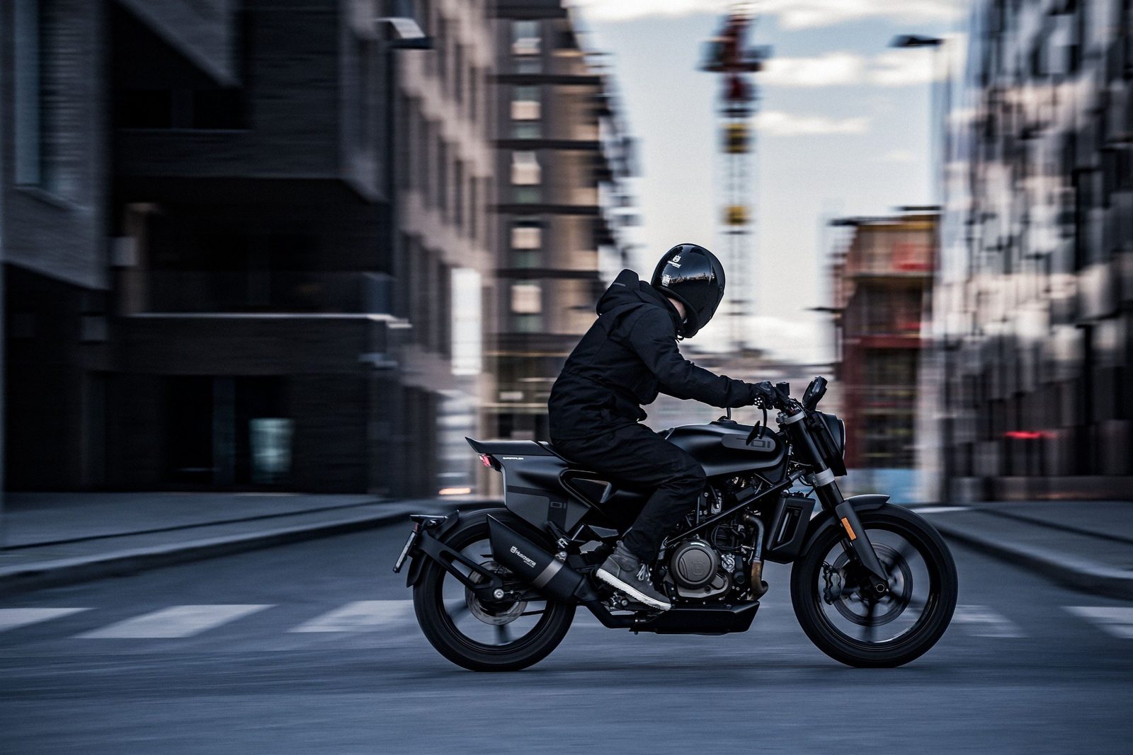 Husqvarna Svartpilen 701