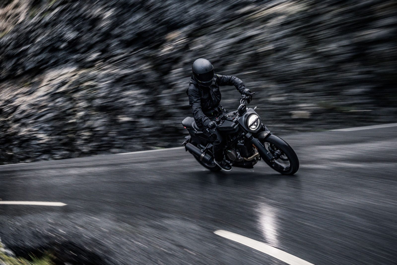 Husqvarna Svartpilen 701