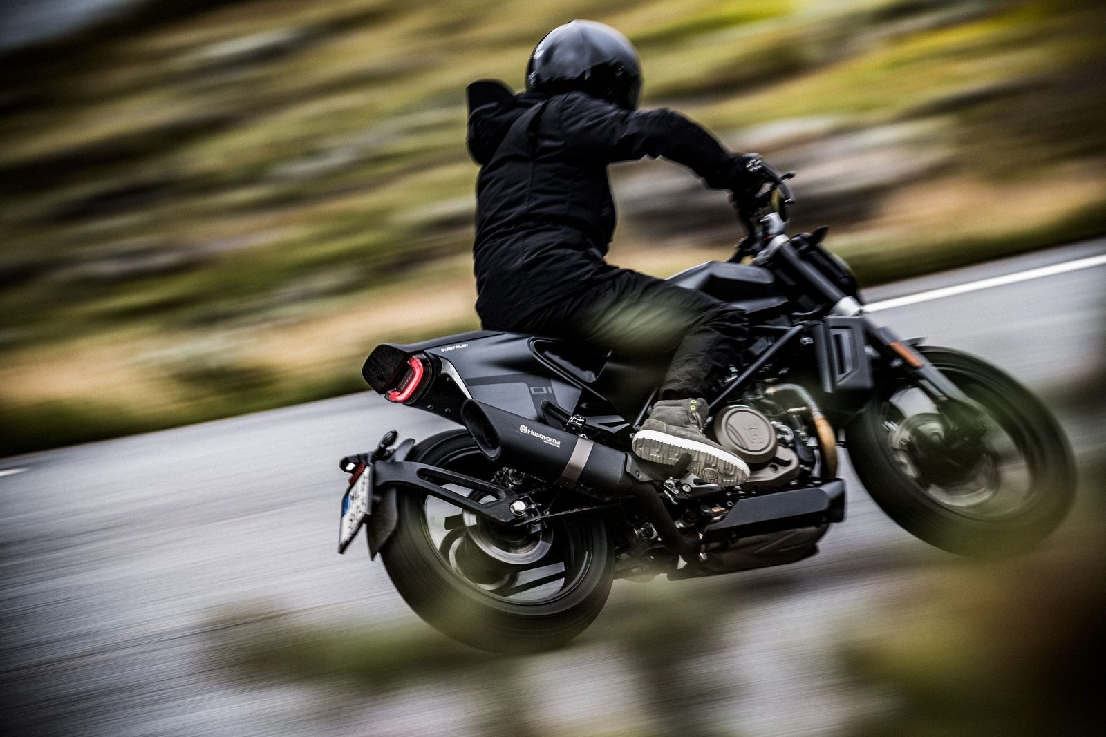 Husqvarna Svartpilen 701