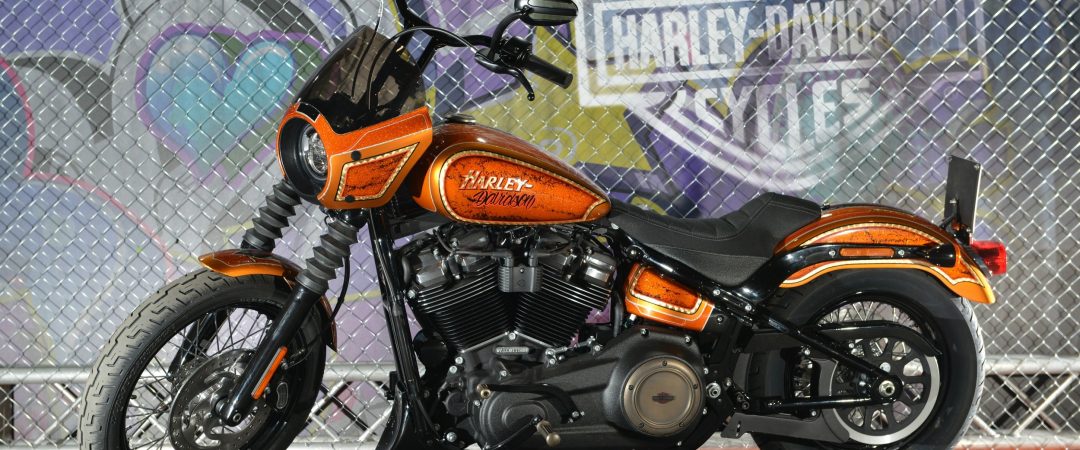 La Harley-Davidson Softail Street de Max Pezzali Bob la Jolla