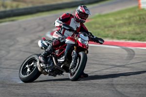 Ducati-Hypermotard-950-SP-09