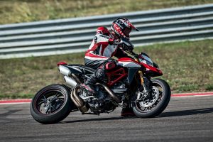 Ducati-Hypermotard-950-SP-08