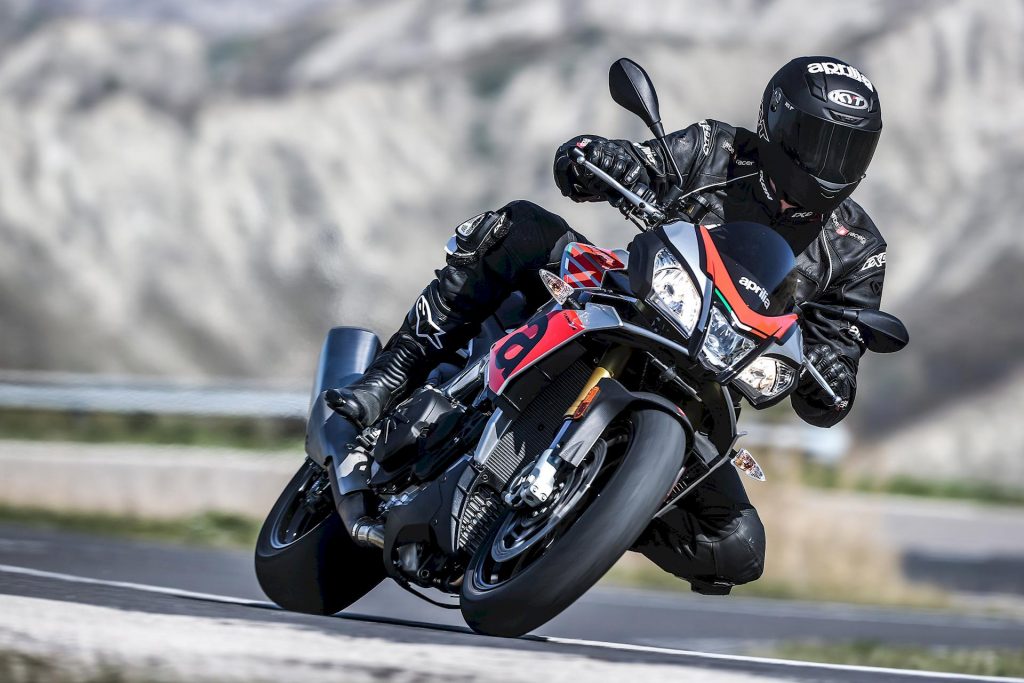 Aprilia Tuono V4 1100 RR, pour les américains c'est la moto la plus cool du monde