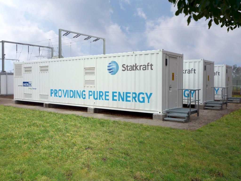 Au Royaume-Uni, l'énergie ne suffit pas : le gouvernement pense aux méga batteries