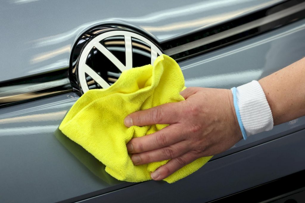 Greenpeace Allemagne poursuit Volkswagen pour ses objectifs d'émissions de carbone
