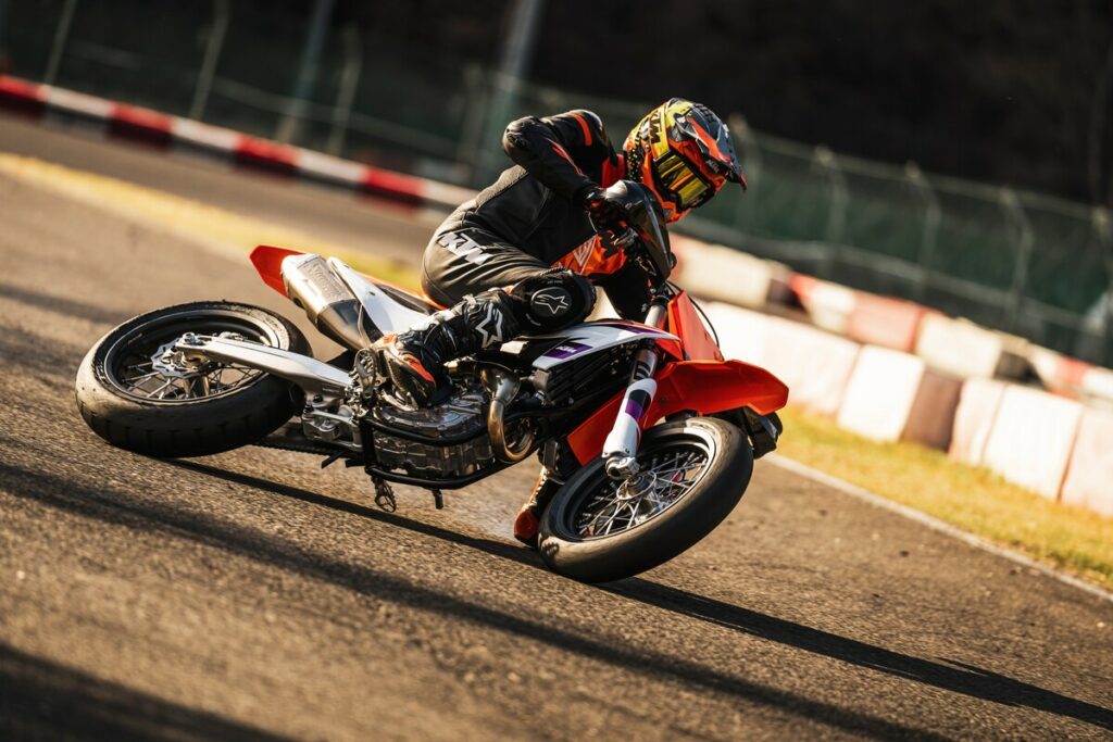 KTM 450 SMR 2024 : la nouvelle moto à 13 190 euros