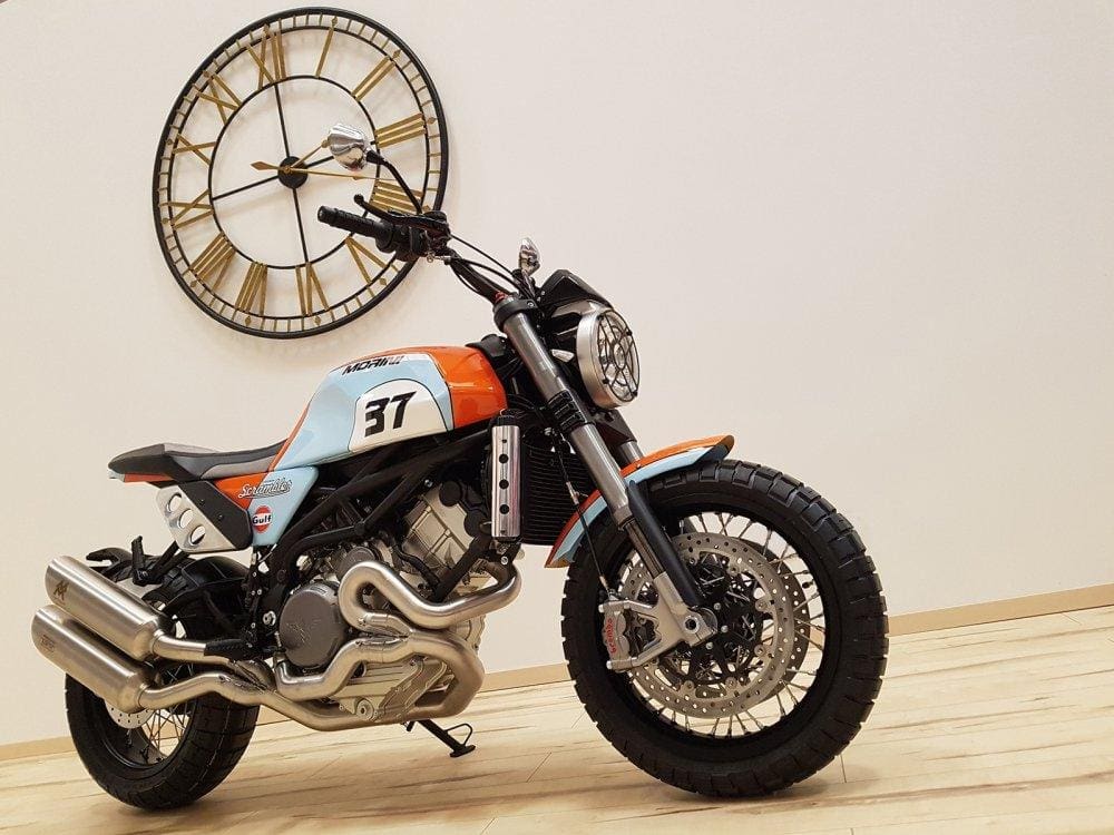 Moto Morini Scrambler 1200 en livrée Gulf