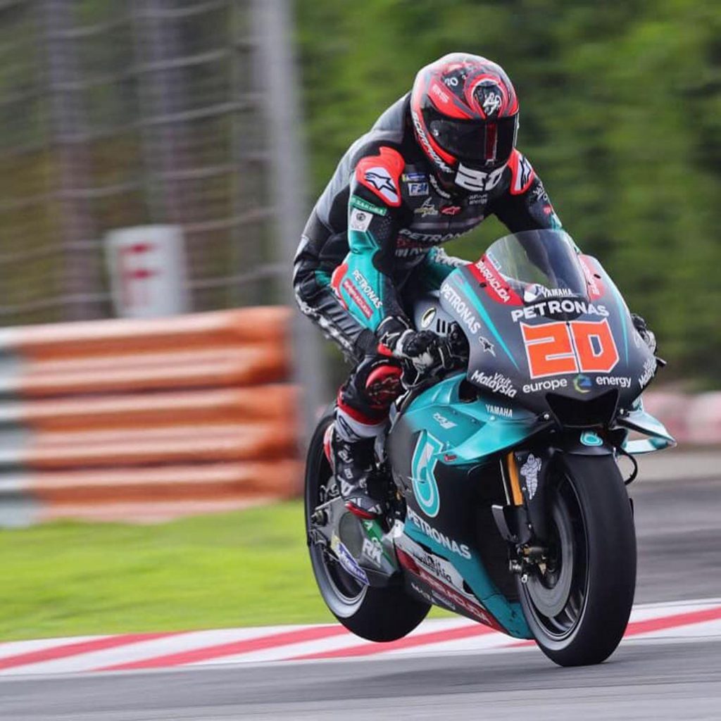 Nouveau casque Scorpion Sports 2019 : l'Exo R1 Air en piste avec Fabio Quartararo