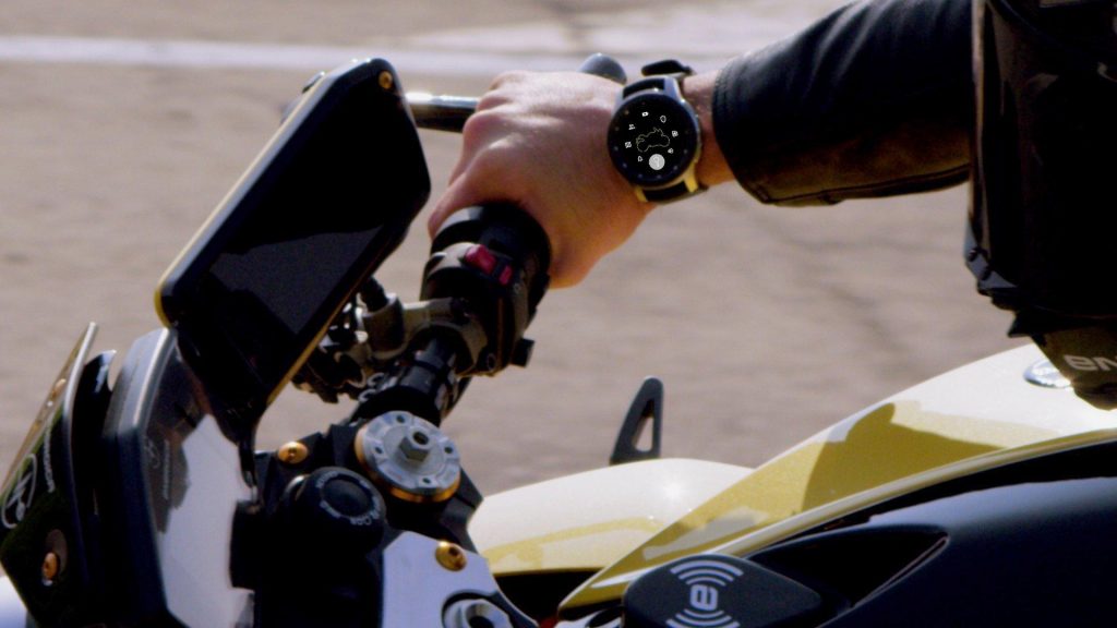Samsung Energica Smart Ride : l'intégration entre la smartwatch et la moto Bolid-E