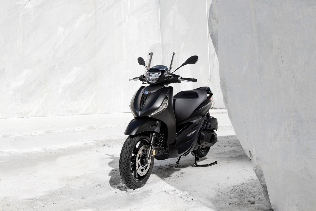 Piaggio Beverly et Piaggio MP3 300 Deep Black
