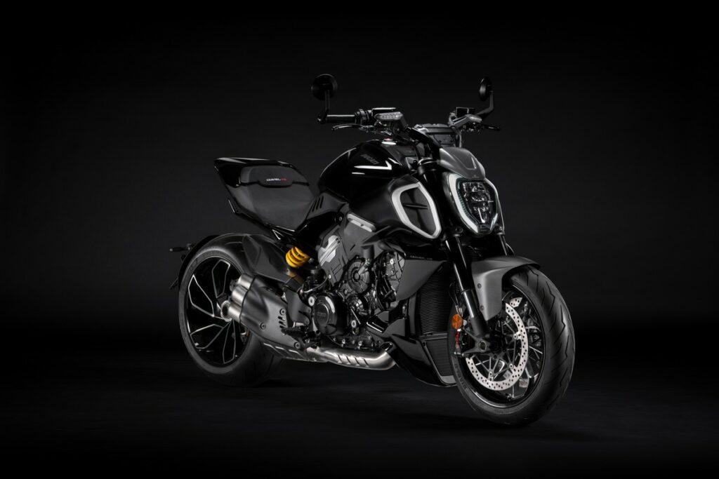 Accessoires moto Ducati Diavel V4 : trois packs pour le muscle cruiser