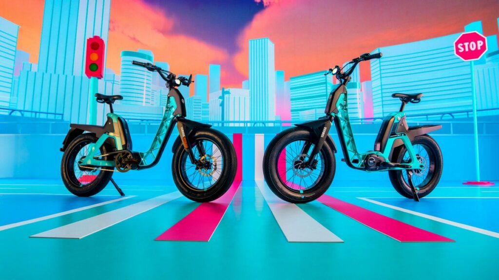 Gamme Yamaha Booster 2023 : le VAE à 3 299 euros et le cyclomoteur électrique à 3 699 euros