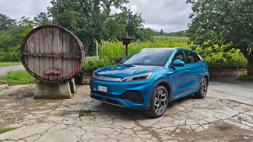 J'ai essayé BYD Atto 3 dans les Langhe entre musique et fitness