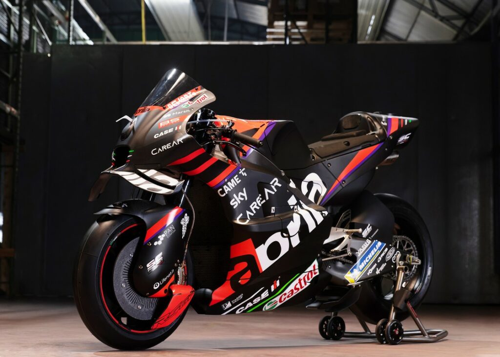 MotoGP 2023 Aprilia Racing : équipes et pilotes prêts pour le Championnat du Monde, la vidéo