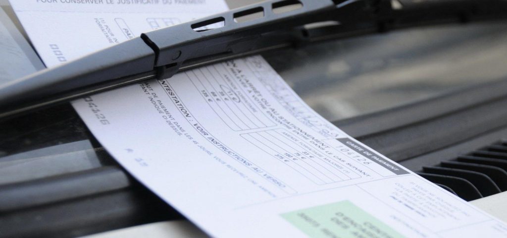 Payer une amende en plusieurs fois : comment faire, quand on peut, intérêts