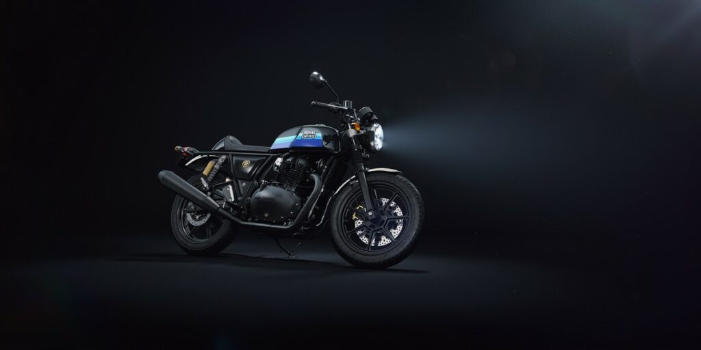 Royal Enfield Interceptor 650 et Continental GT 650 2023 : nouvelle nature sombre pour le bicylindre