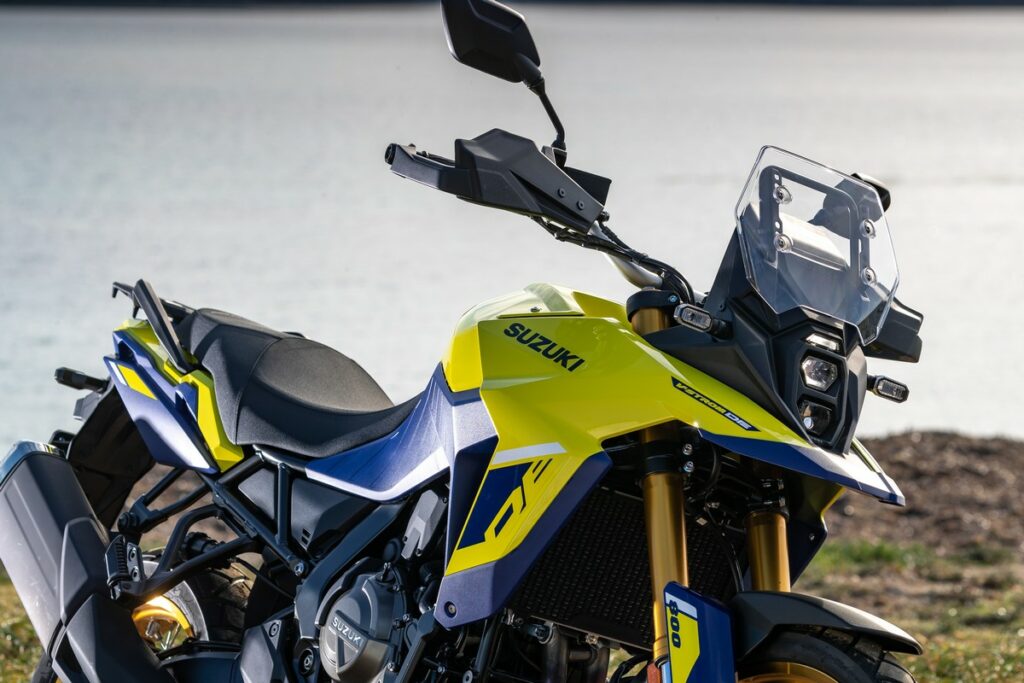 Suzuki V-Strom 800DE 2023 : la Sport Enduro Tourer à 11 500 euros
