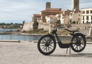 Cyclomoteur électrique Pininfarina Eysing PF40 (1) Cyclomoteur électrique Pininfarina Eysing PF40 (1)