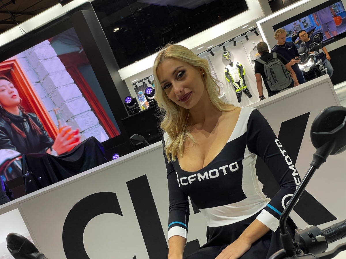 Salon de filles filles Eicma