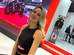 Salon de filles filles Eicma