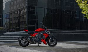 Ducati Diavel V4 2023 (3) Ducati Diavel V4 2023 (3)