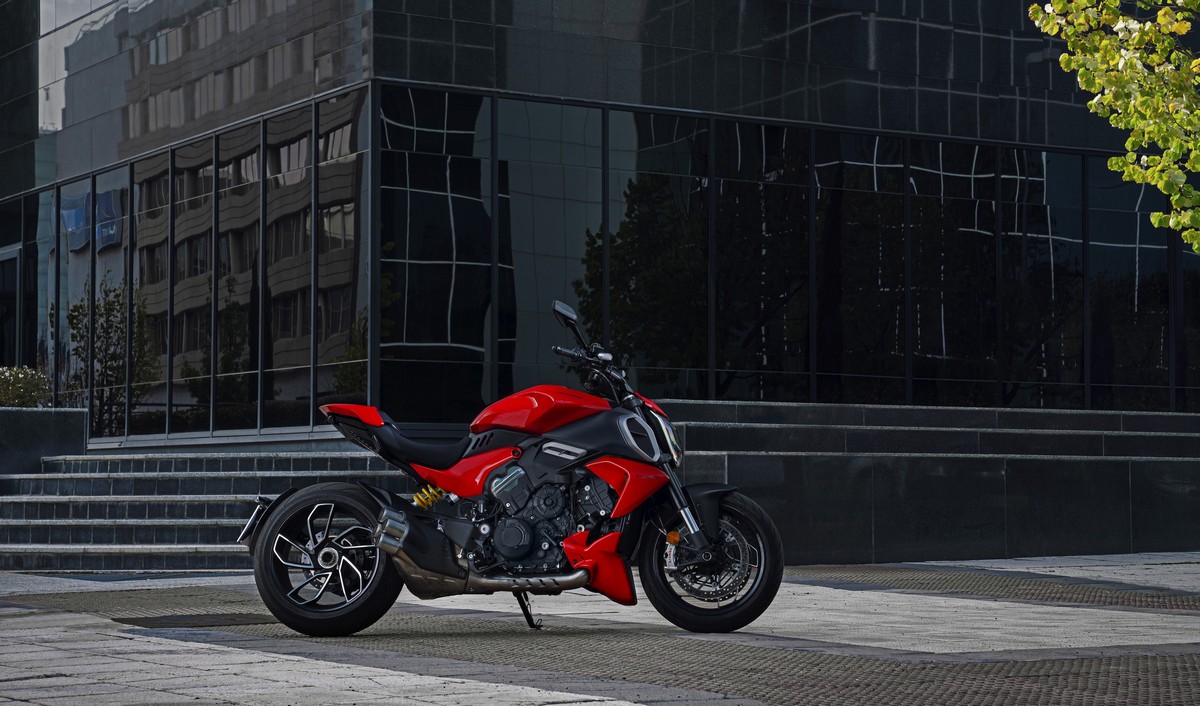 Ducati Diavel V4 2023