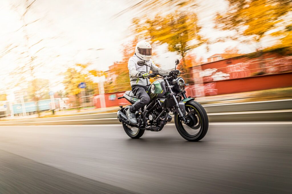 Benelli Leoncino 125 2023 : style et plaisir avec une consommation record