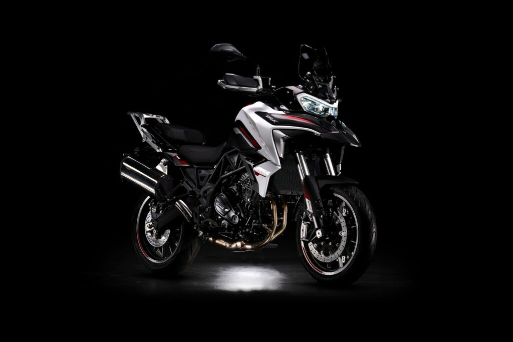Benelli TRK 702 2023 : la moto dédiée à l'aventure