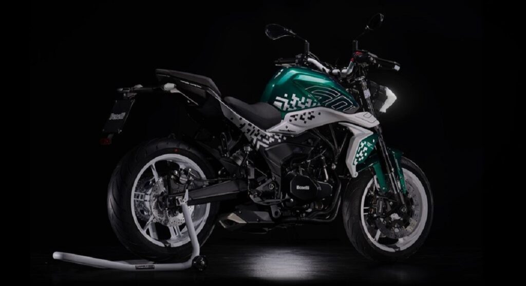 Benelli Tornado Naked Twin 500 : nouvelle génération sportive à Eicma 2022