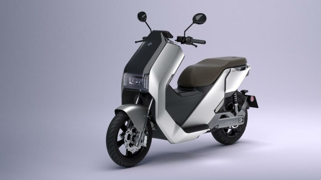 Ecooter E5 et E3 : des scooters électriques premium à Eicma 2022