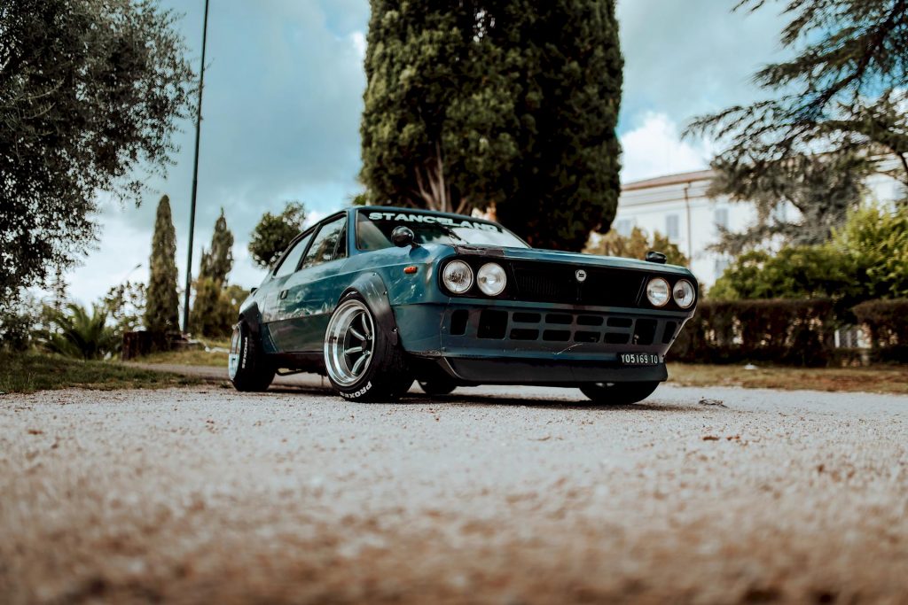 En Brianza, il y a une Lancia Beta HPE inspirée de la Datsun 240Z