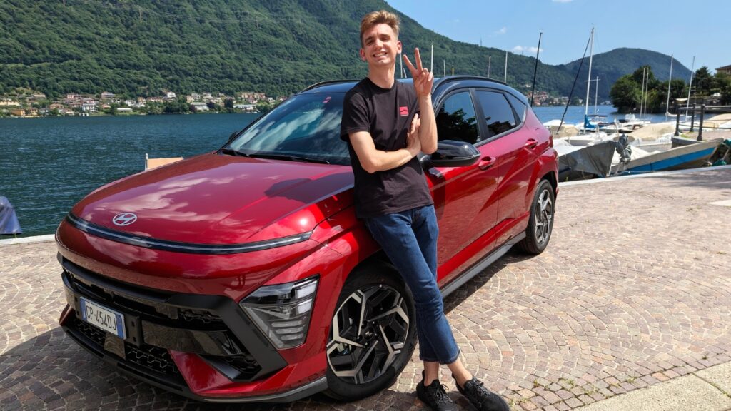 J'ai testé le Hyundai New Kona Hybrid dans un voyage artistique en trois temps