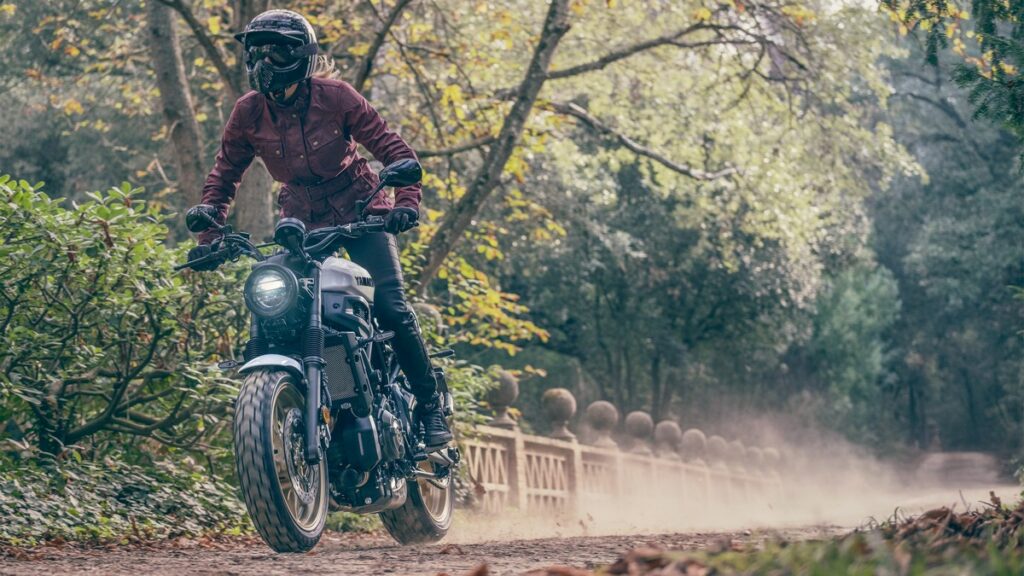 Yamaha XSR700 Legacy 2023 : pur plaisir de conduite